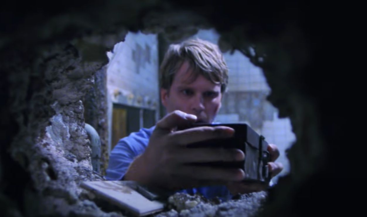 Screenshot from Saw (2004)