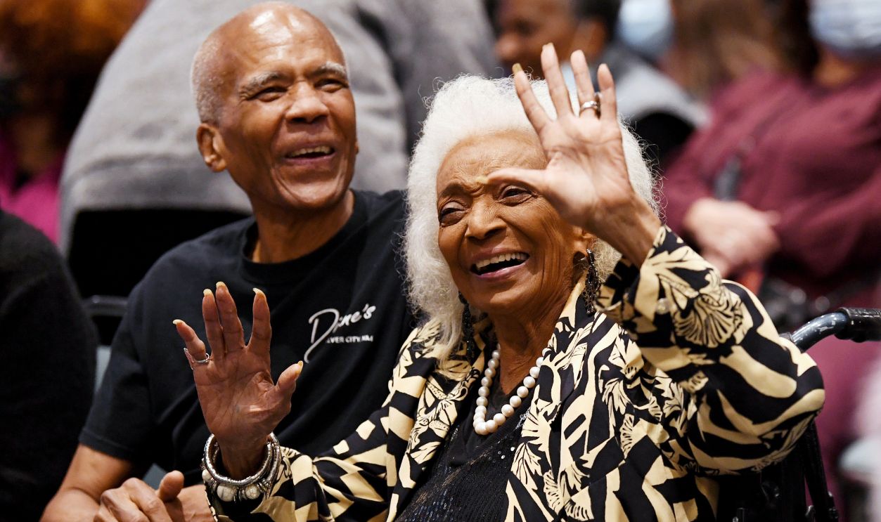 ctress Nichelle Nichols (R) and son Kyle Johnson attend the Nichelle Nichols Finale Celebration during 2021 Los Angeles Comic Con at Los Angeles Convention Center on December 05, 2021 in Los Angeles, California