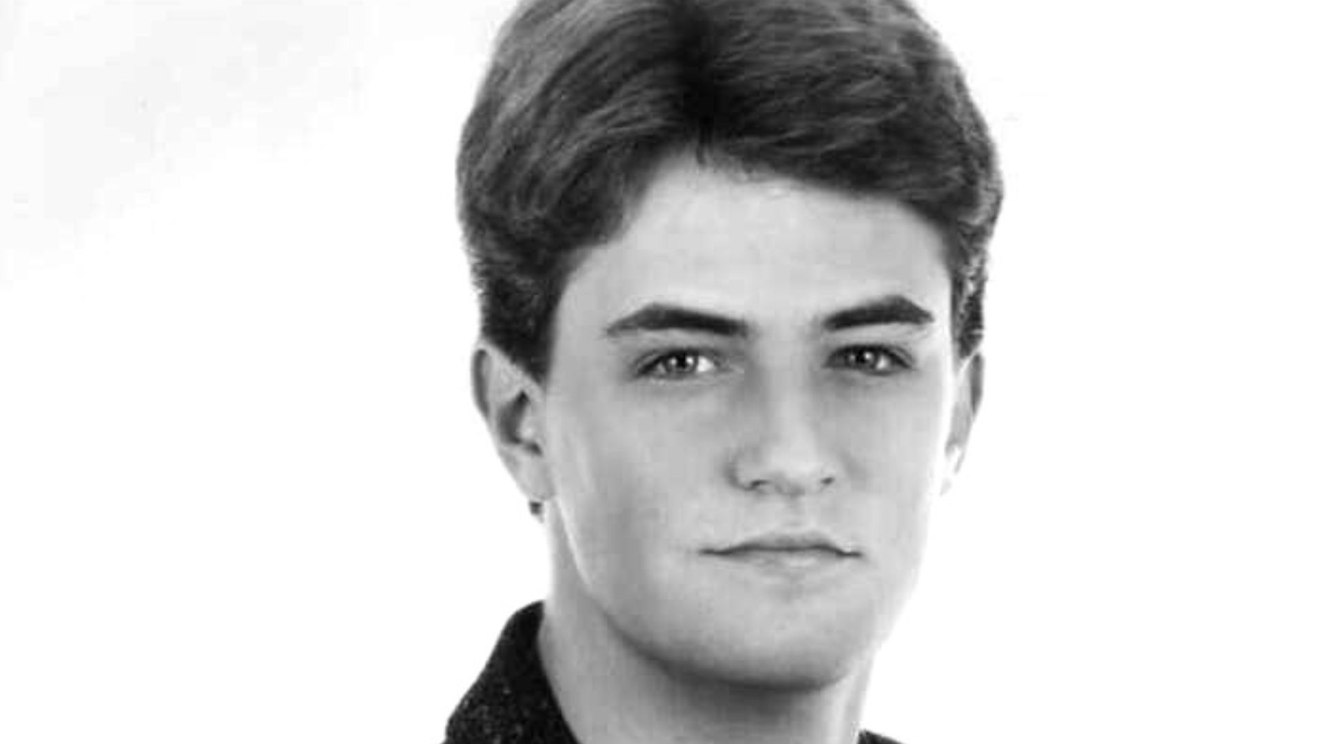 File:Matthew Perry in Boys Will Be Boys (1988 Fox publicity photo).jpg