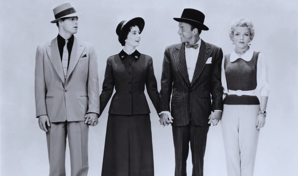Gettyimages - 180959858, Guys And Dolls LOS ANGELES - JUNE 1963: The cast of the movie 'Guys and Dolls' (L-R) Marlon Brando, Jean Simmons, Frank Sinatra and Vivian Blaine pose for a portrait in 1955 in Los Angeles, California.