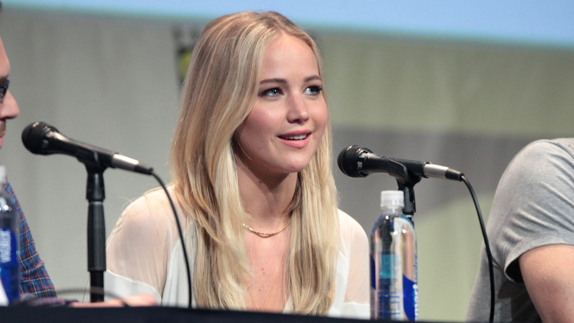 File:SDCC 2015 - Jennifer Lawrence (19764935991).jpg