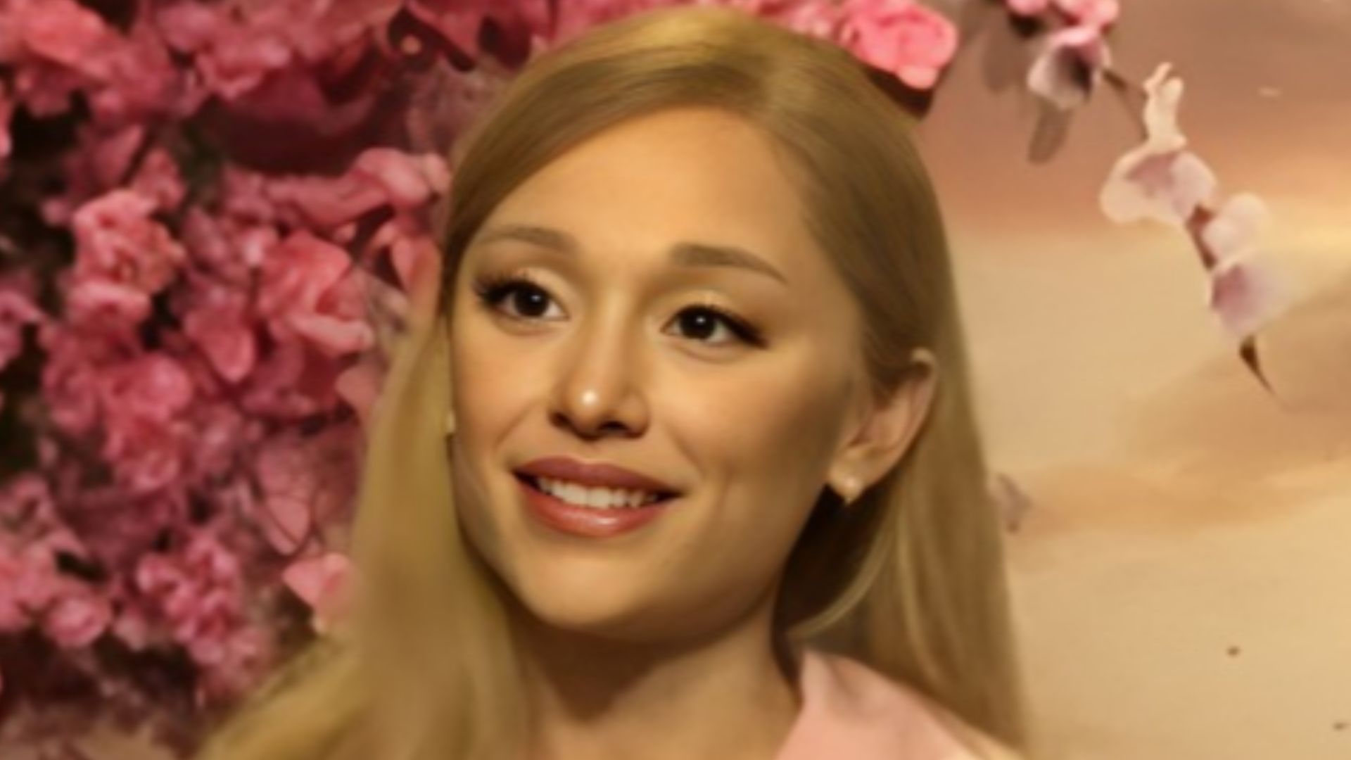 File:Ariana Grande promoting Wicked (2024) 3.jpg