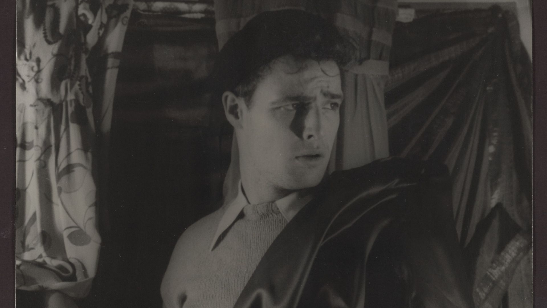 File:Portrait of Marlon Brando,