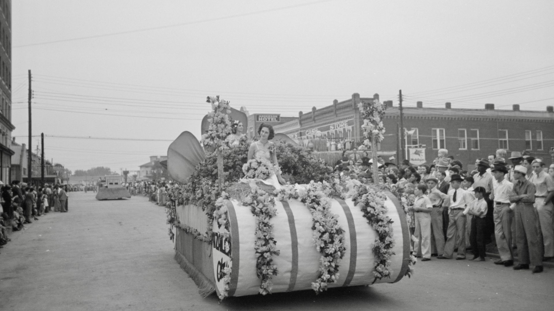 File:CrowleyRice1938Float.jpg