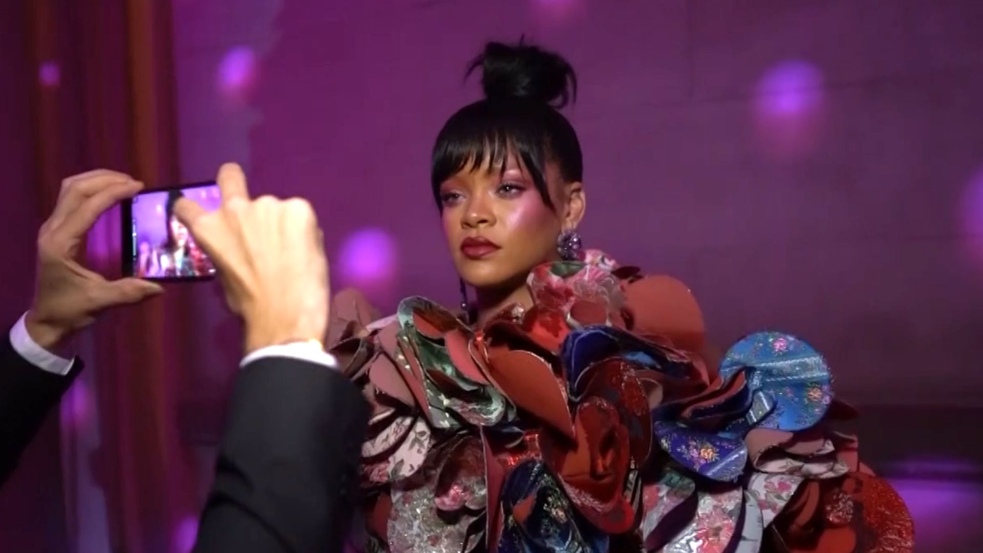 File:Rihanna at the 2017 Met Gala (cropped).png