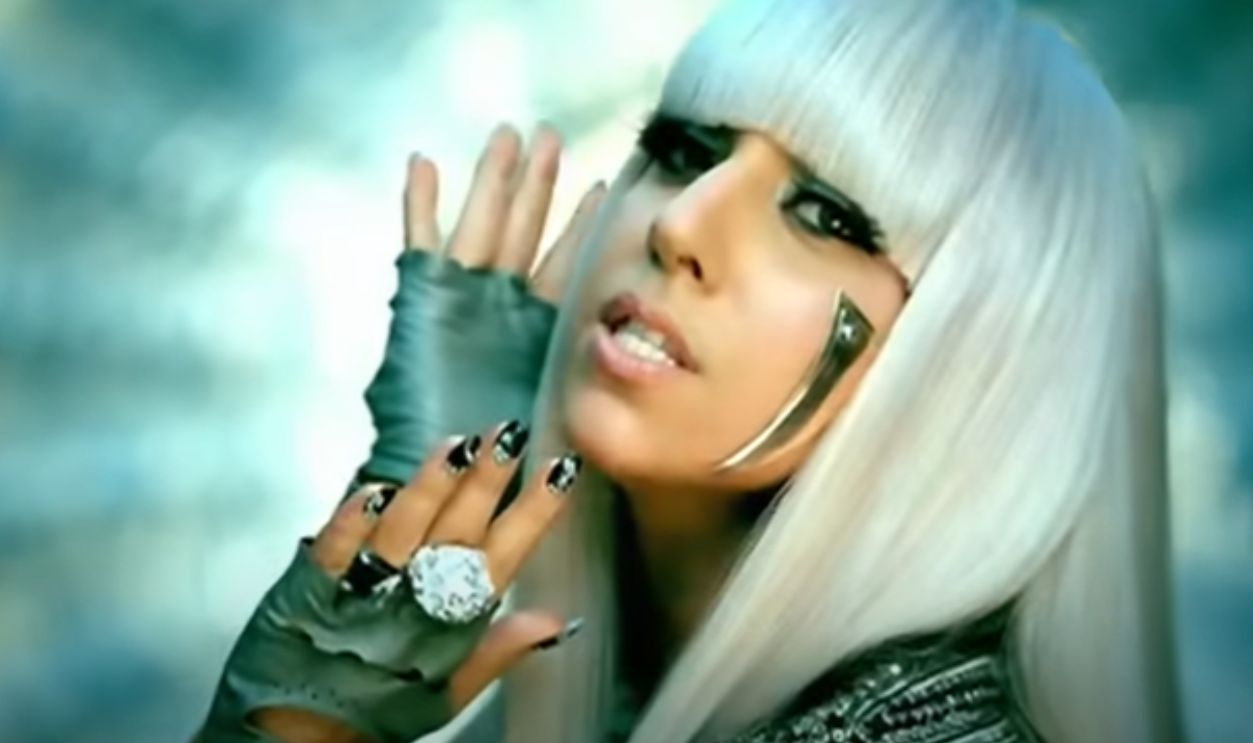 “Poker Face” (Lady Gaga)