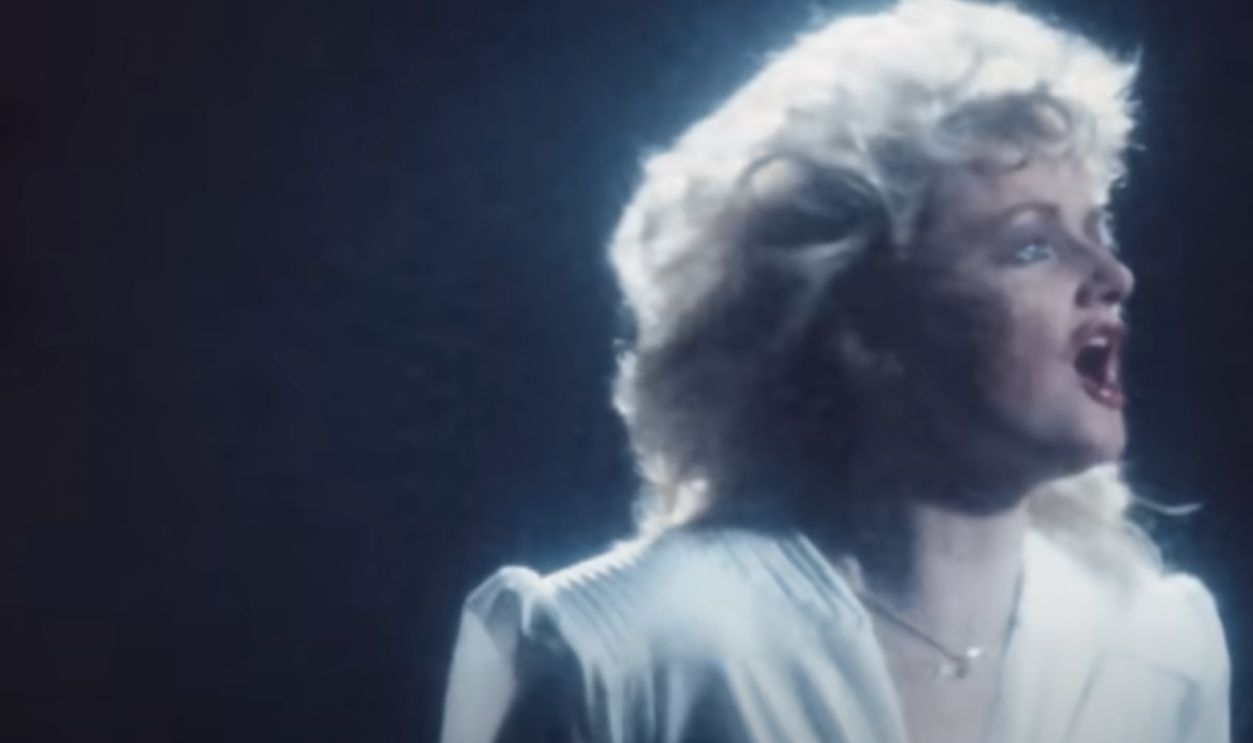 “Total Eclipse of the Heart” (Bonnie Tyler)