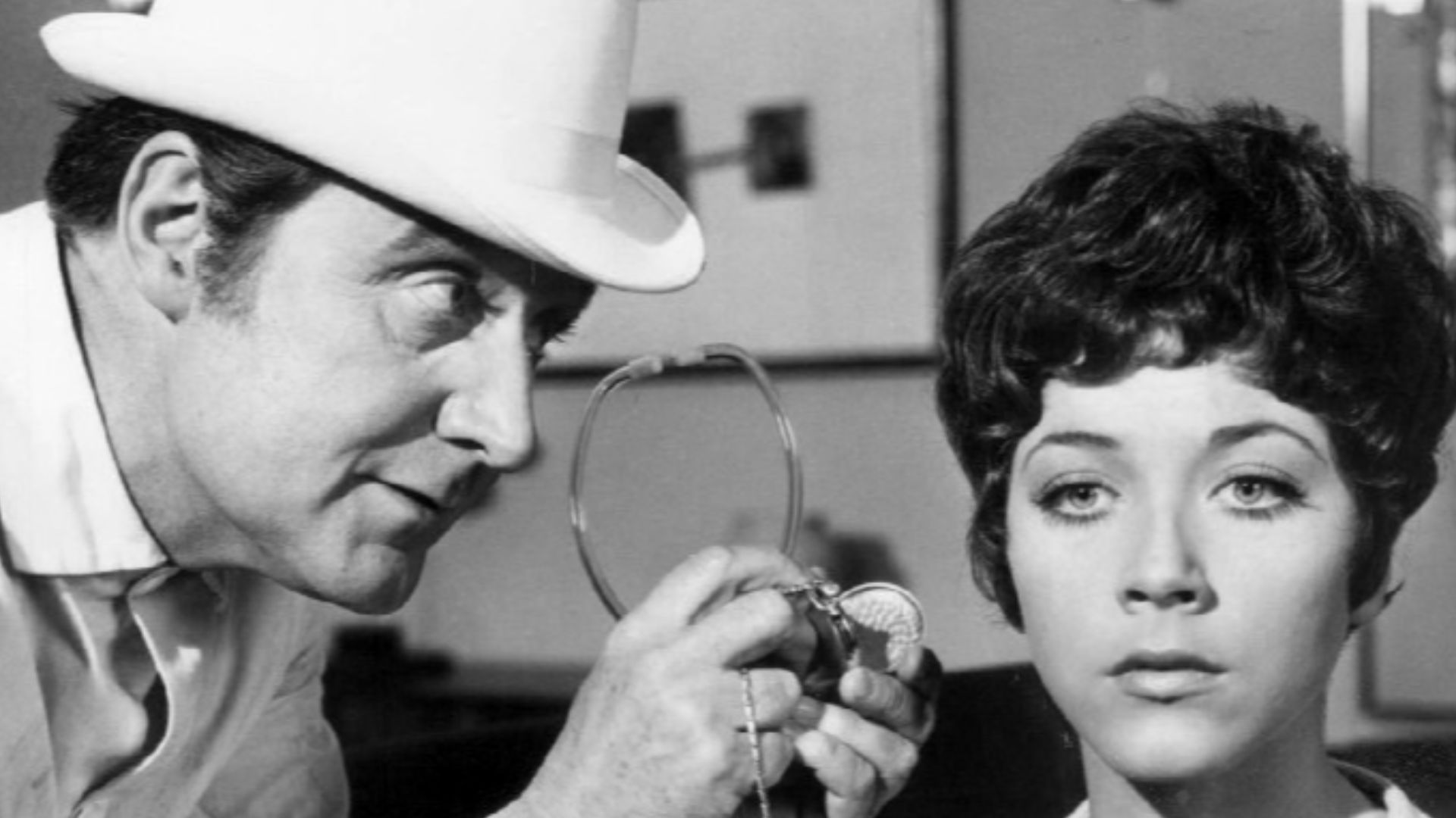 File:Patrick MacNee Linda Thorson 1968.JPG