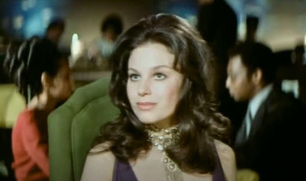 Screenshot from Diamonds Are Forever (1971)