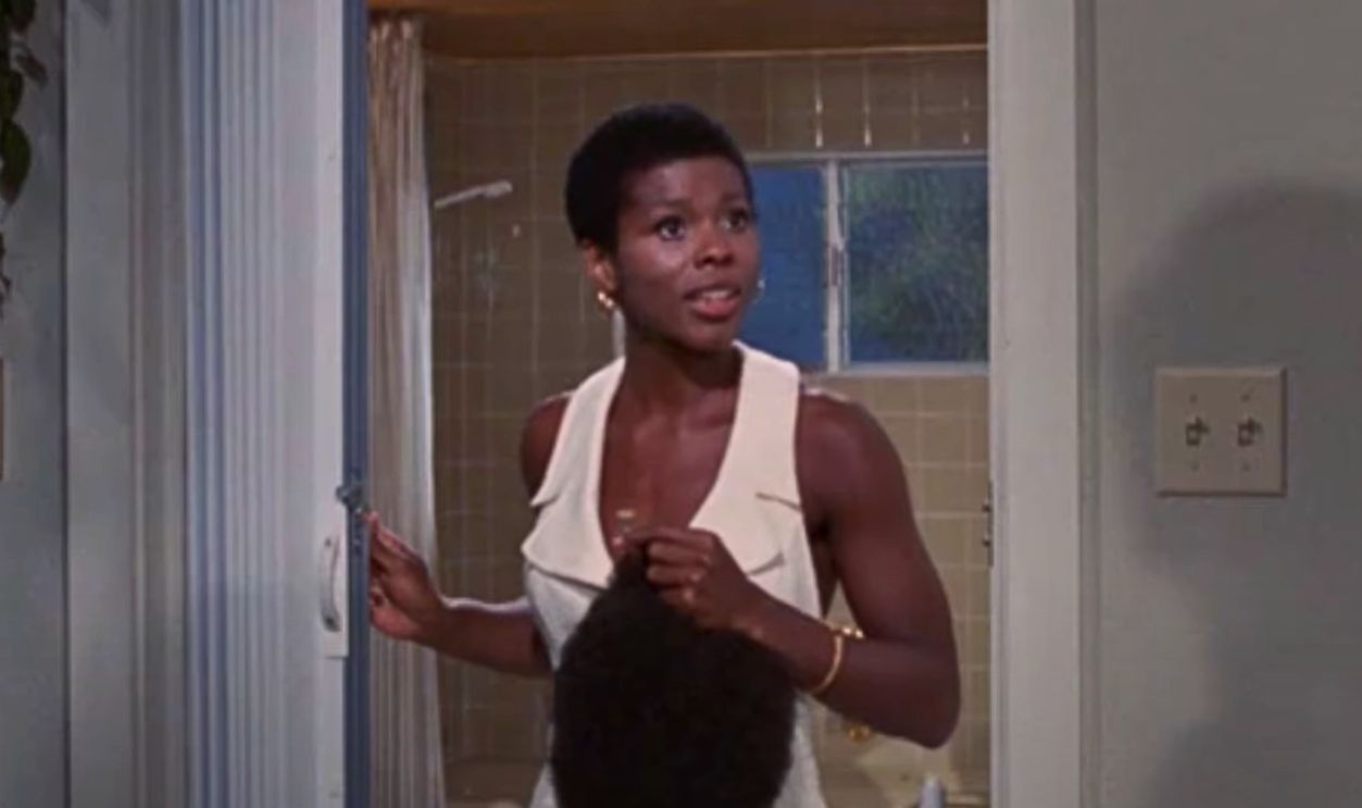 Screenshot From Live And Let Die (1973)