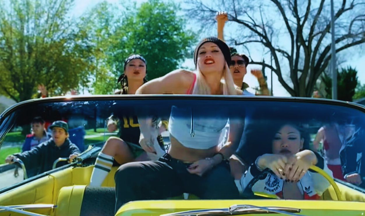 Hollaback Girl (Gwen Stefani)