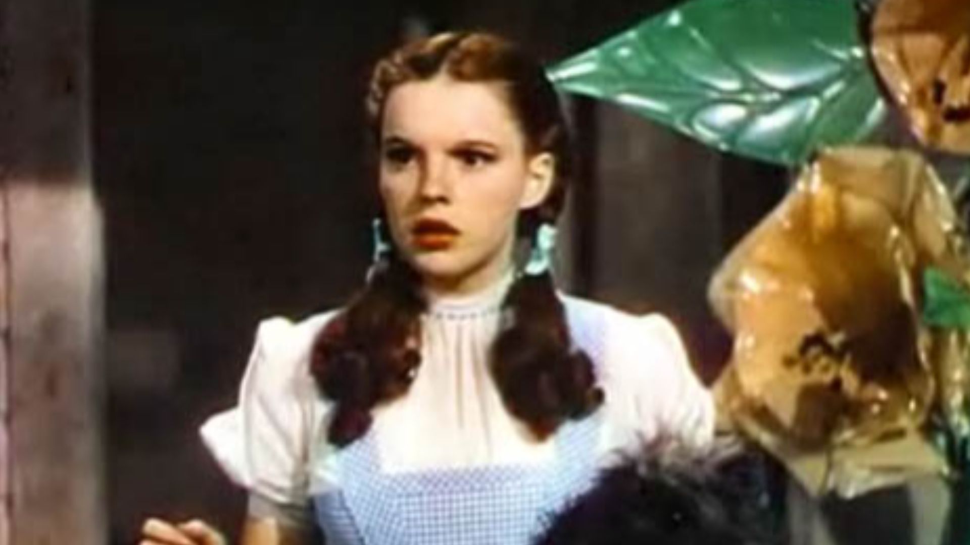 File:Judy Garland in The Wizard of Oz trailer 4.jpg