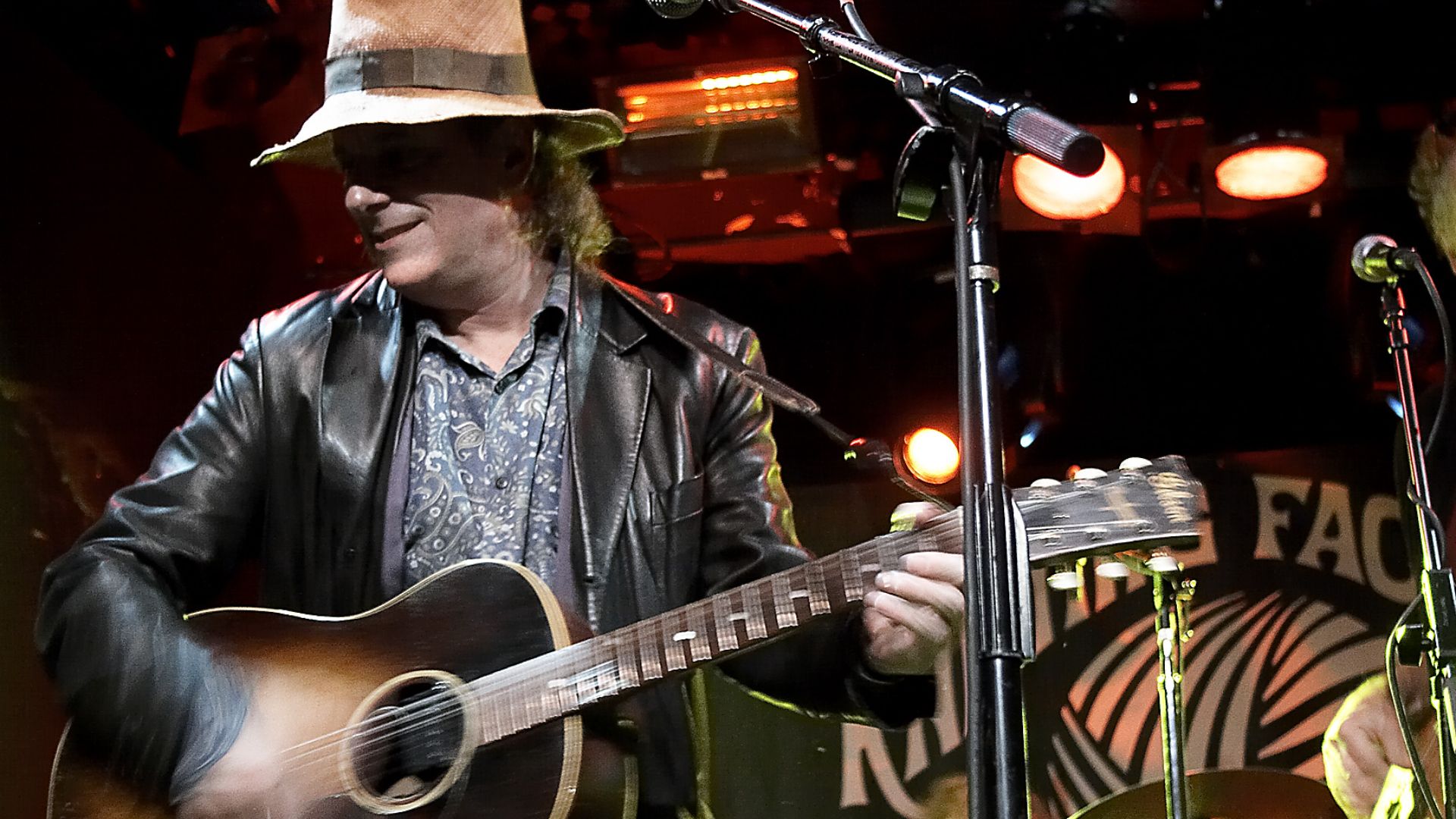 File:Gary Lucas, delsol2 hr.jpg