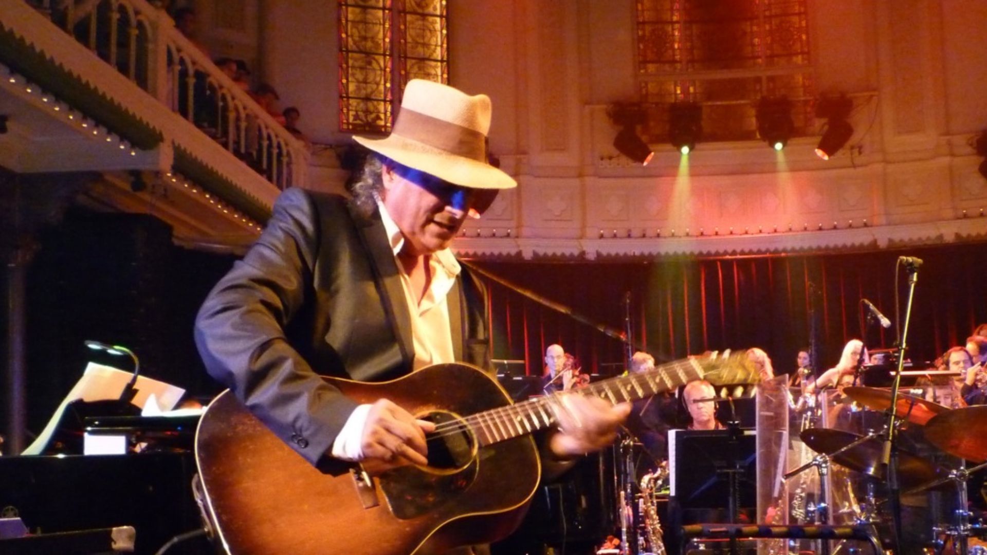 File:Gary Lucas performing.jpg