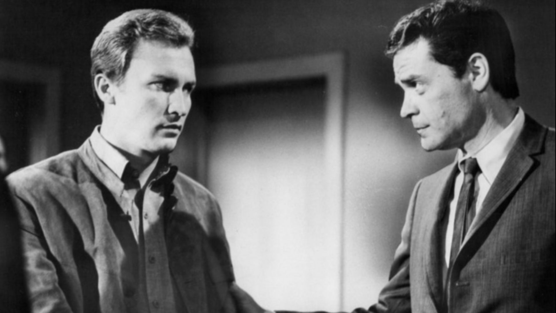 File:Roy Thinnes Lee Farr The Invaders 1967.JPG