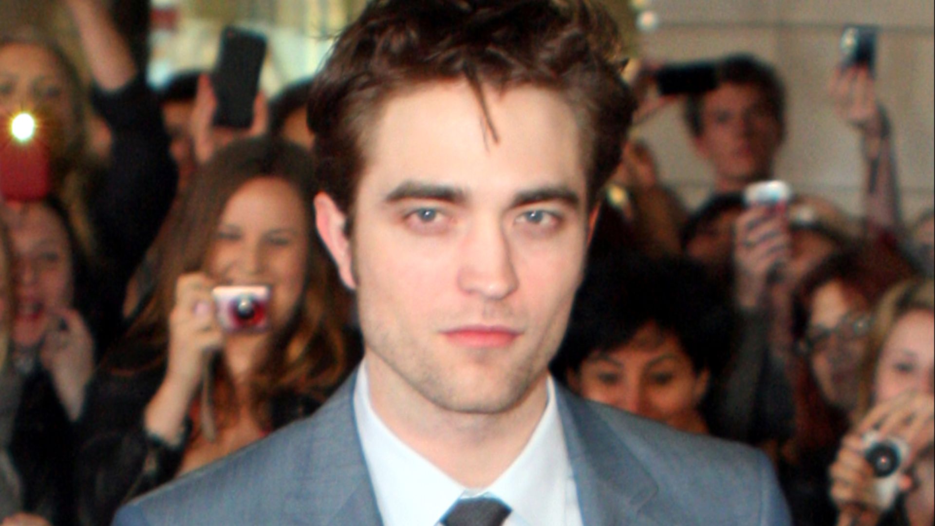 File:Robert Pattinson 2011.jpg