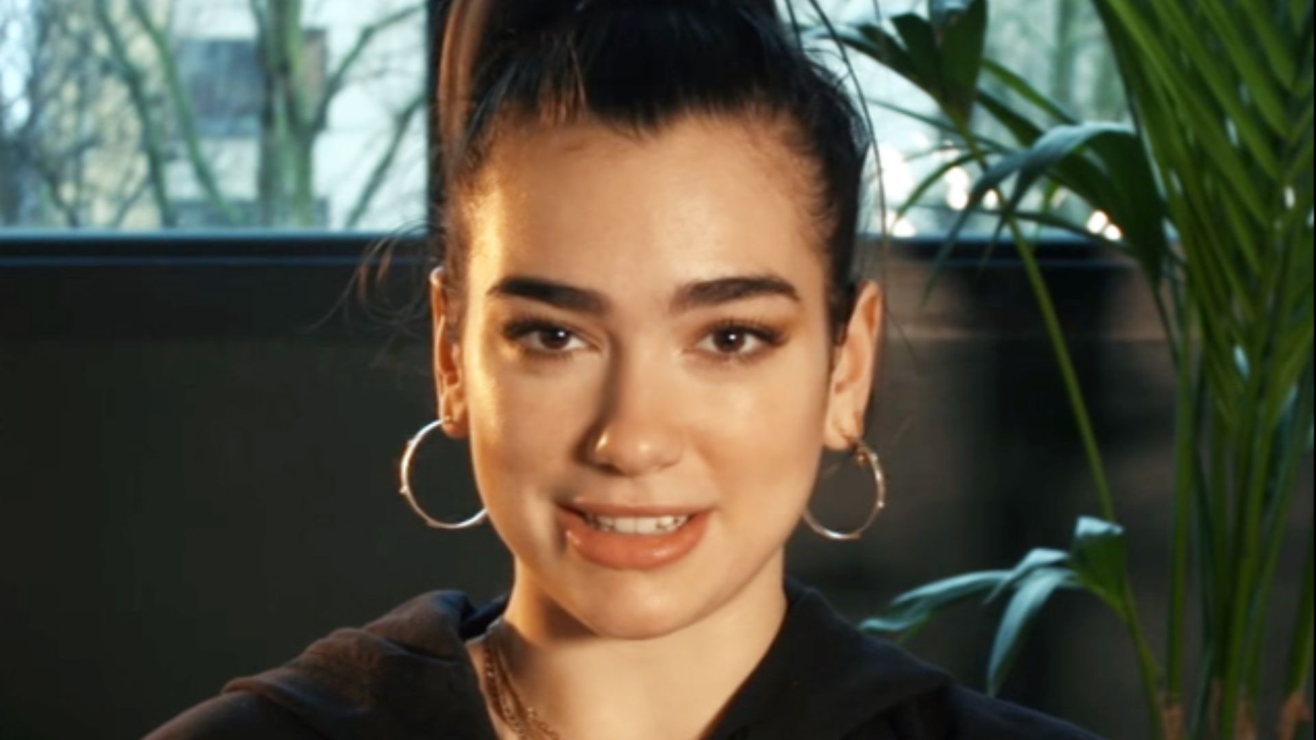 File:Dua Lipa.jpg
