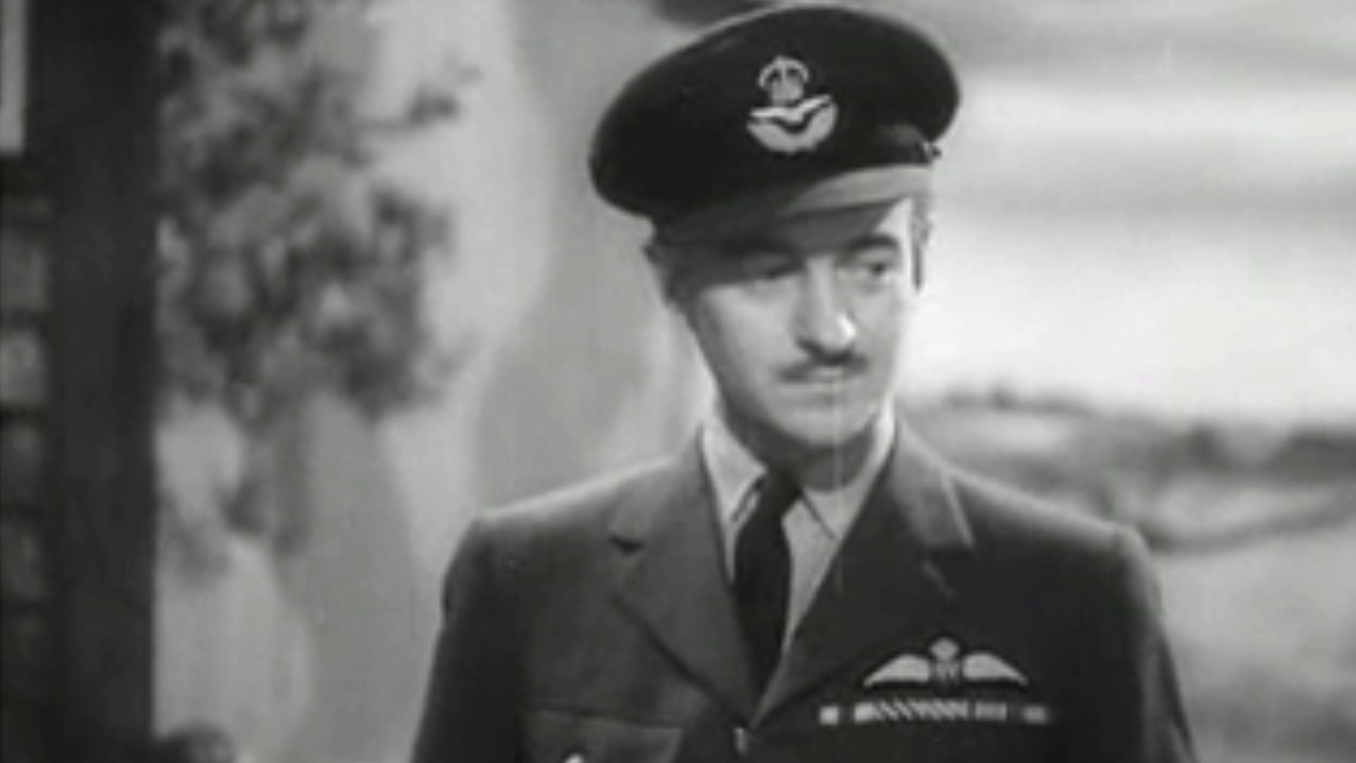 File:David Niven in The First of the Few (1942) 02.png