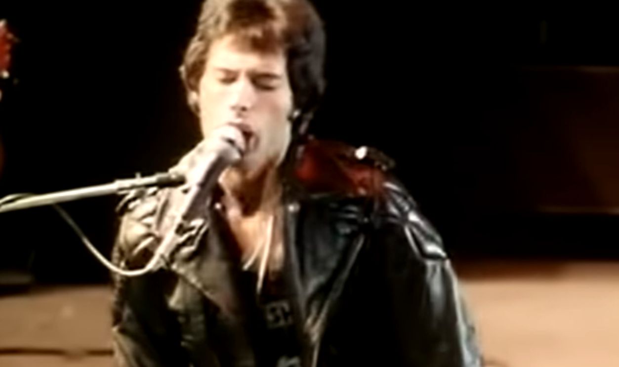 “Don’t Stop Me Now” (Queen)