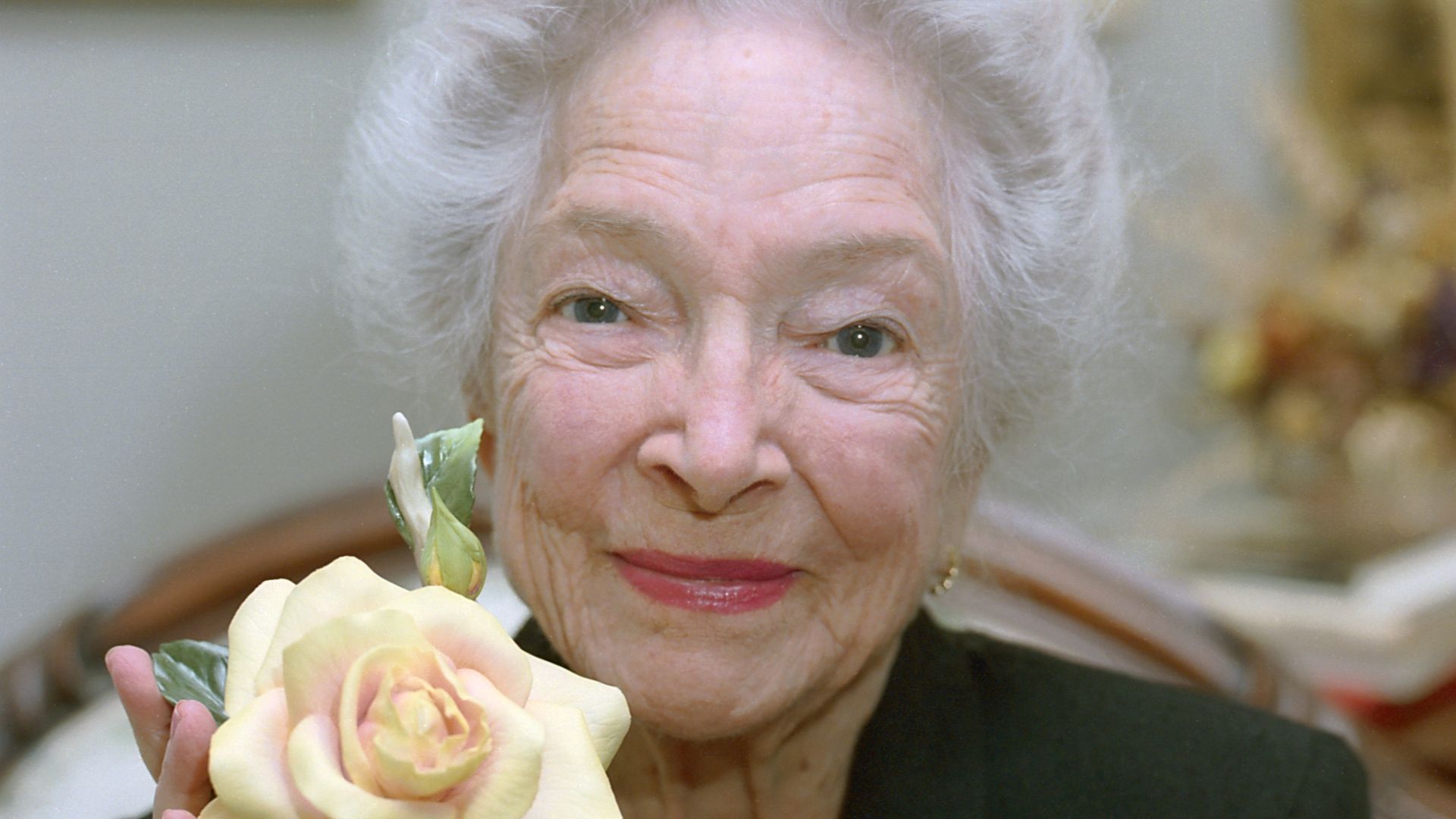 File:Helen Hayes MacArthur and Rose Award in 1990s.jpg