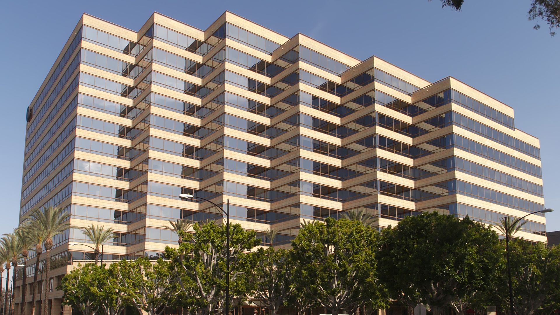 File:Warner studios office building burbank.jpg