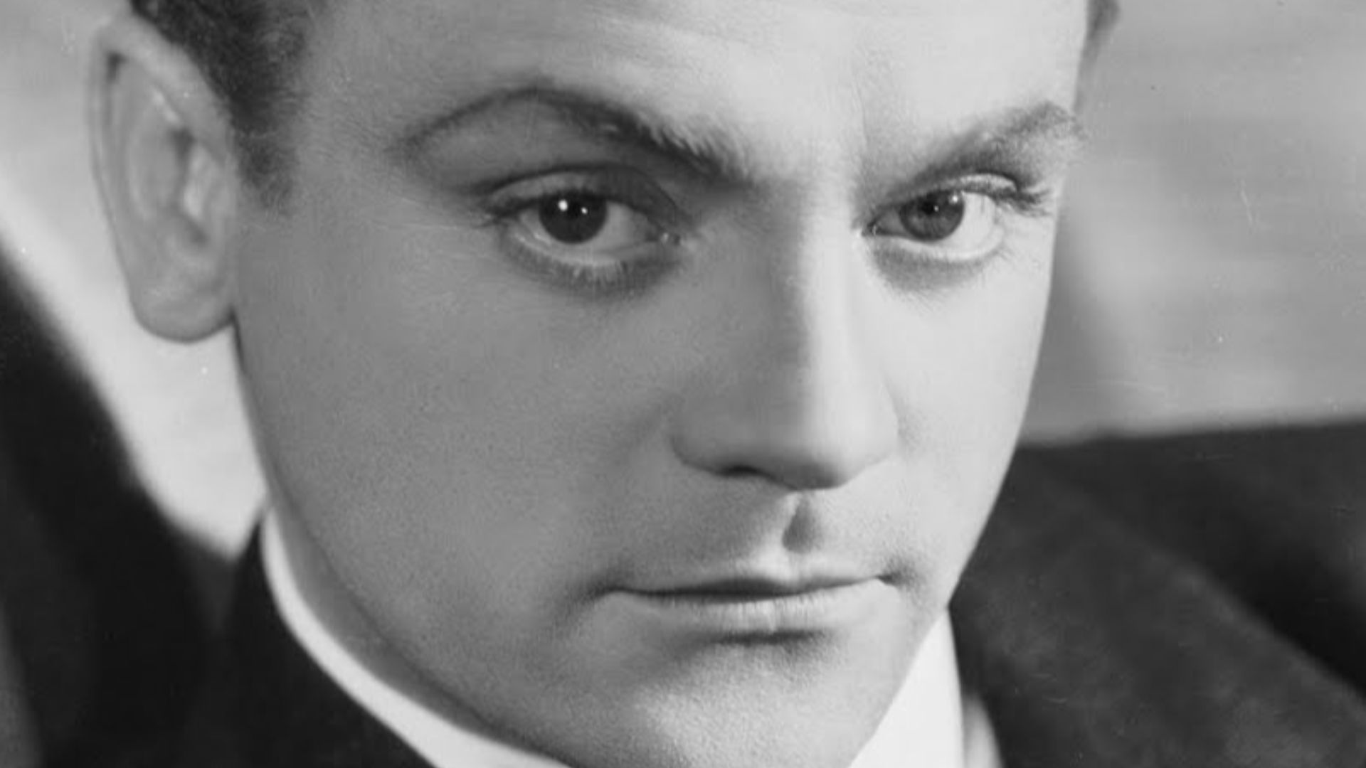 File:James cagney promo photo (cropped, centered).jpg