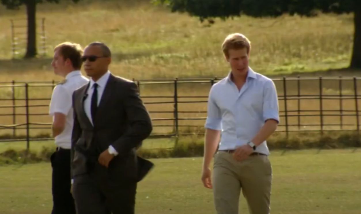 Screenshot from I Wanna Marry “Harry” (2014)