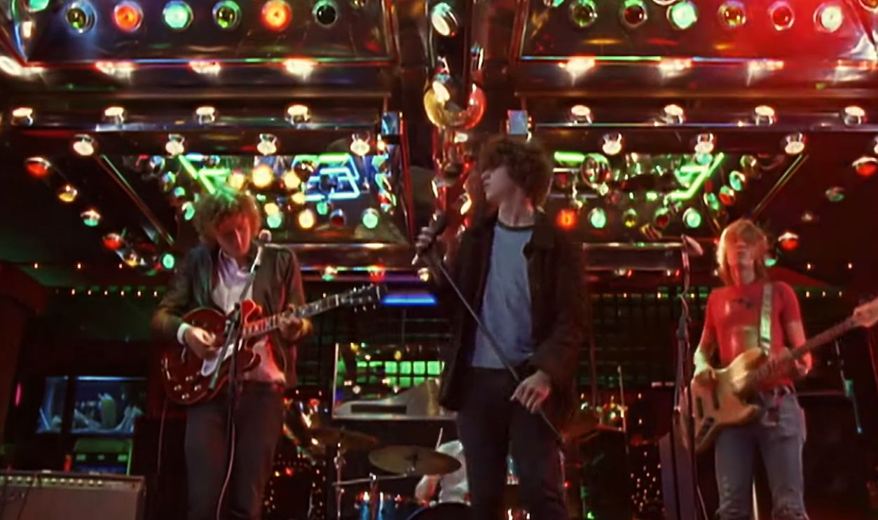 “Sofa Song” – The Kooks