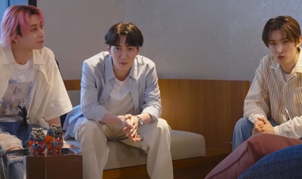 Screenshot from Traveling with Snow Man: Season 1 (2025)