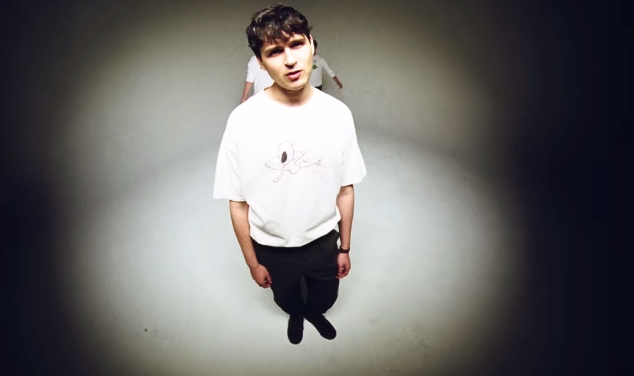 “Harmony Hall” – Vampire Weekend