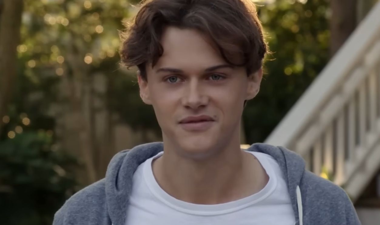 Screenshot from The Summer I Turned Pretty (2022–present)