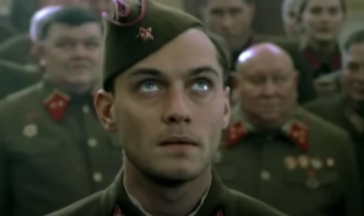 Screenshot from movie Enemy At The Gates (2001)