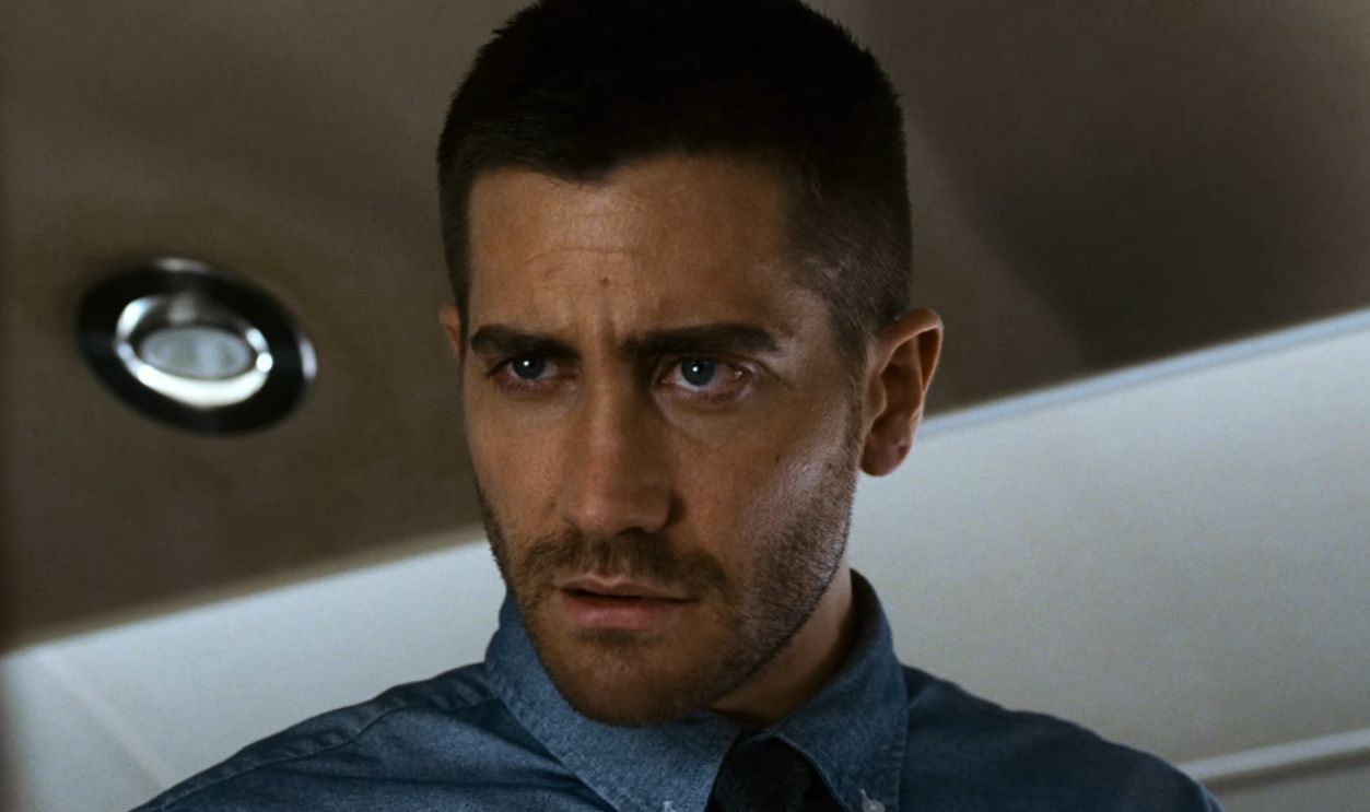 Screenshot from Source Code (2011)