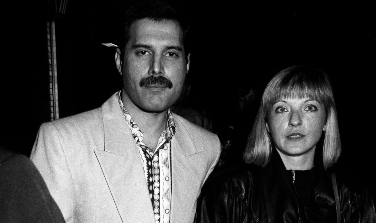 Freddie Mercury of Queen with girlfriend Mary Austin circa 1988 in London, England.
