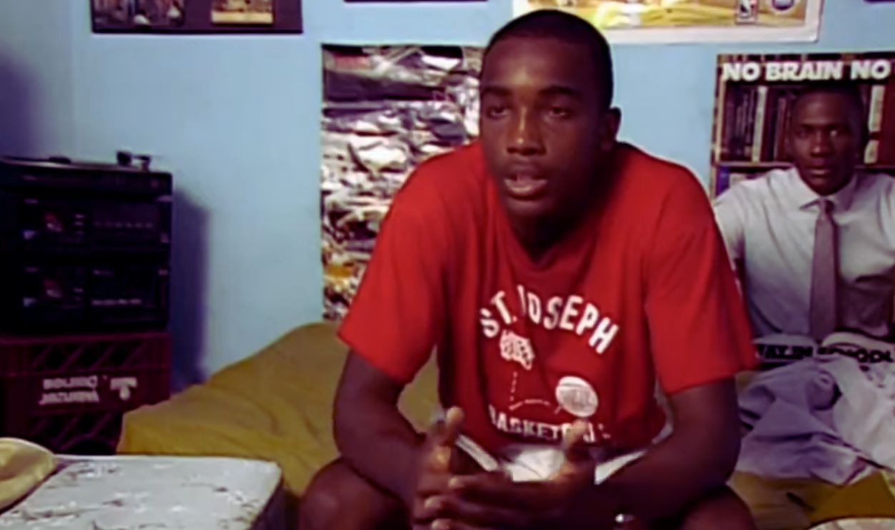 Screenshot from Hoop Dreams (1994)