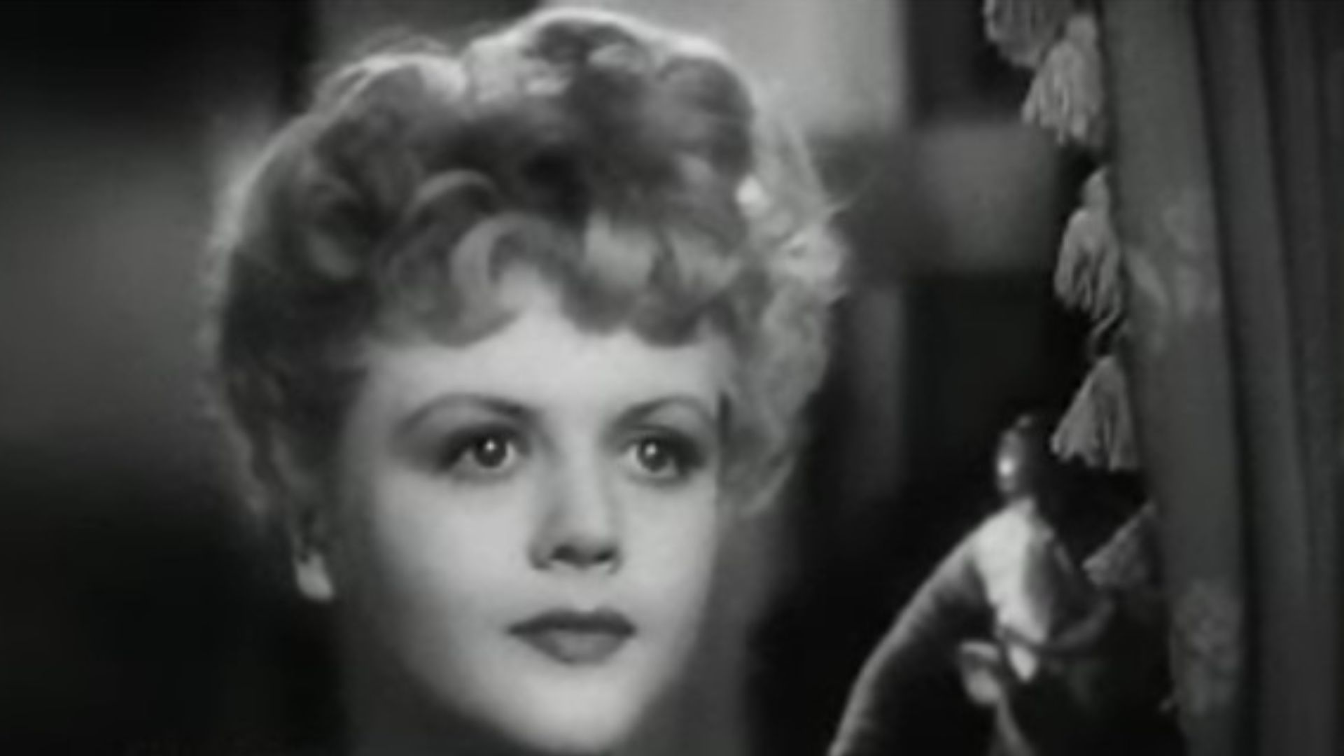 File:Angela Lansbury in The Picture of Dorian Gray trailer.jpg