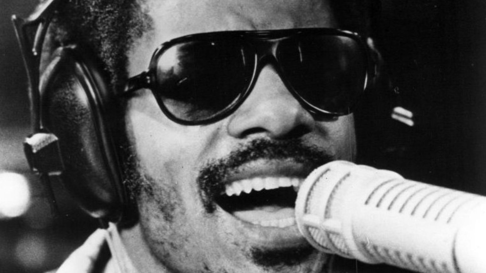 File:Stevie Wonder 1973.JPG
