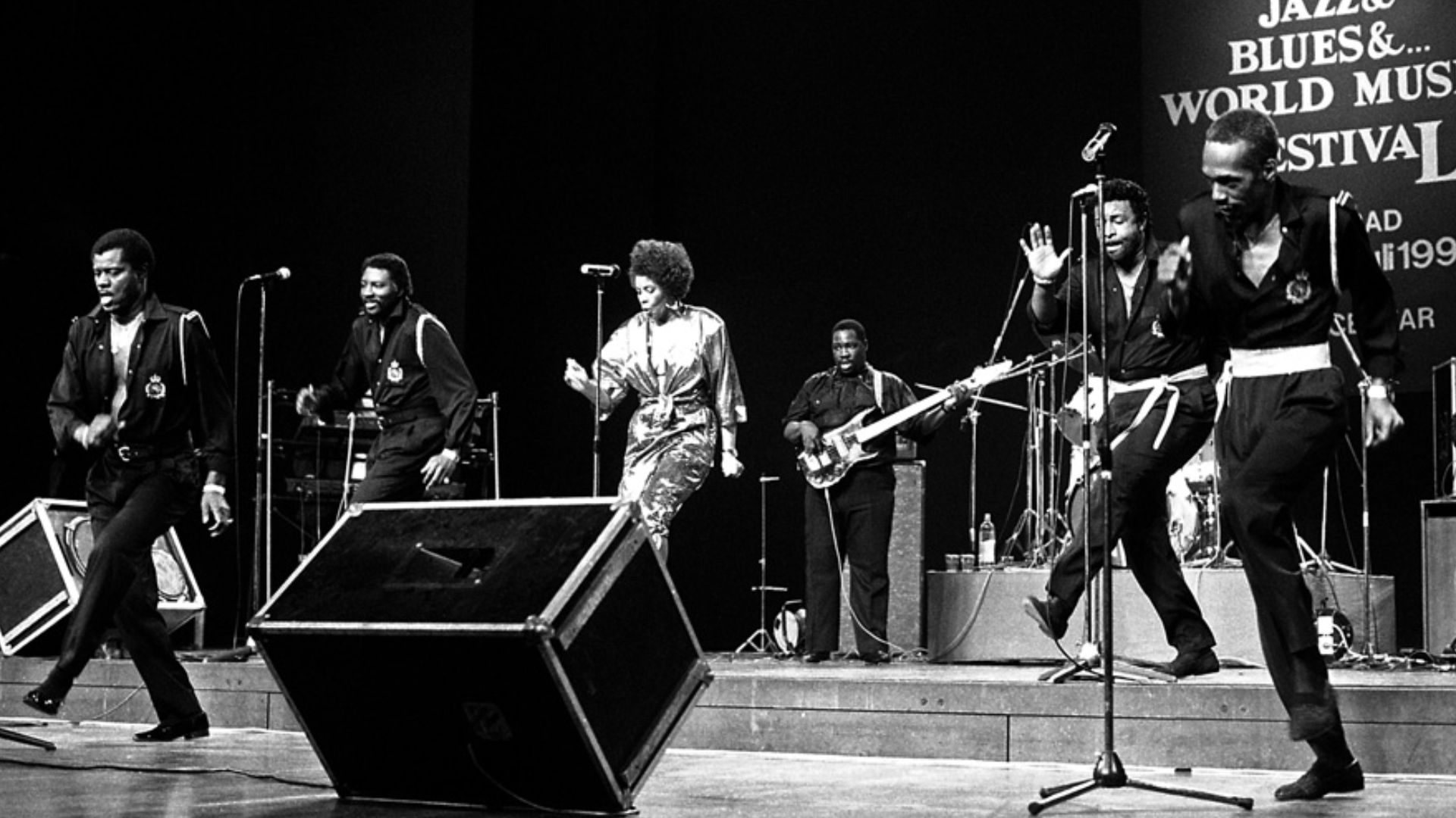File:The Temptations, 1991 by Zoran Veselinovic.jpg