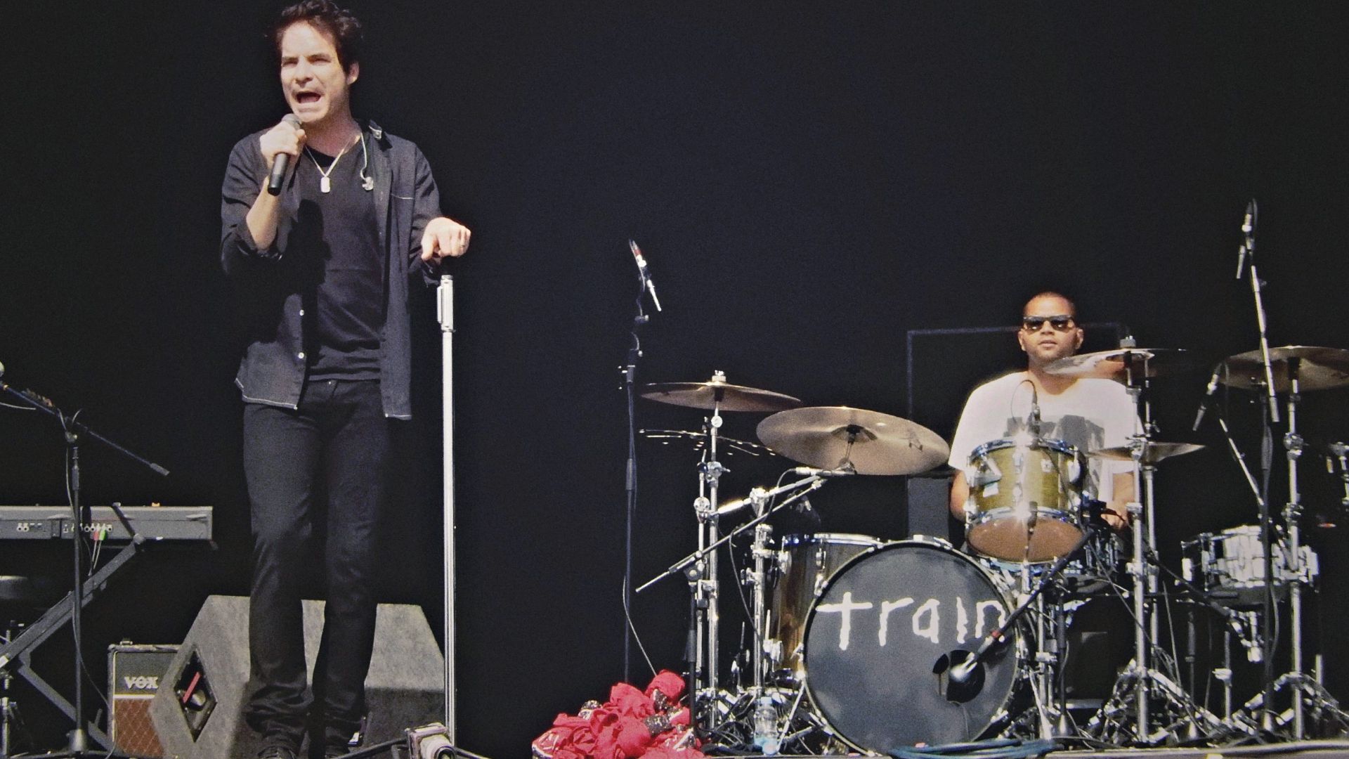 File:Train, V Festival 2014, Chelmsford (14788604540).jpg