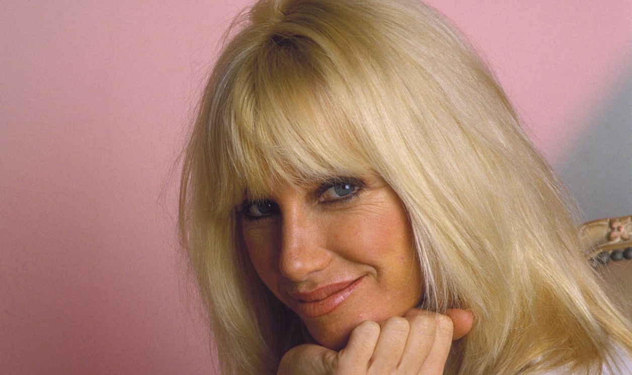 Actress Suzanne Somers portrait session at home, April 25, 1986 in Los Angeles, California. (Photo byBob Riha, Jr./Getty Images)