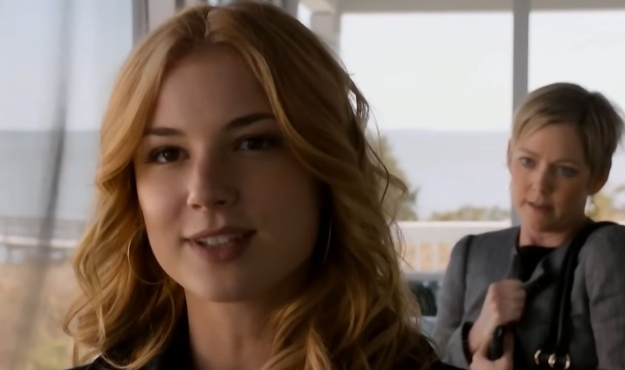 Screenshot from Revenge (2011–2015)
