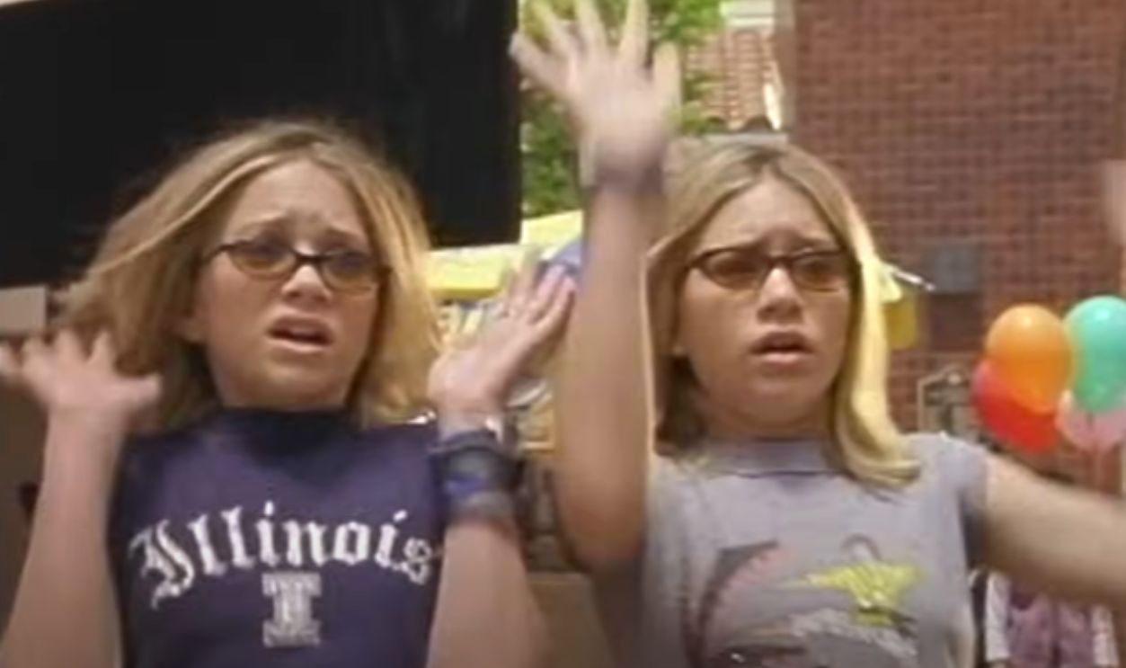 Screenshot from Our Lips Are Sealed (2000)