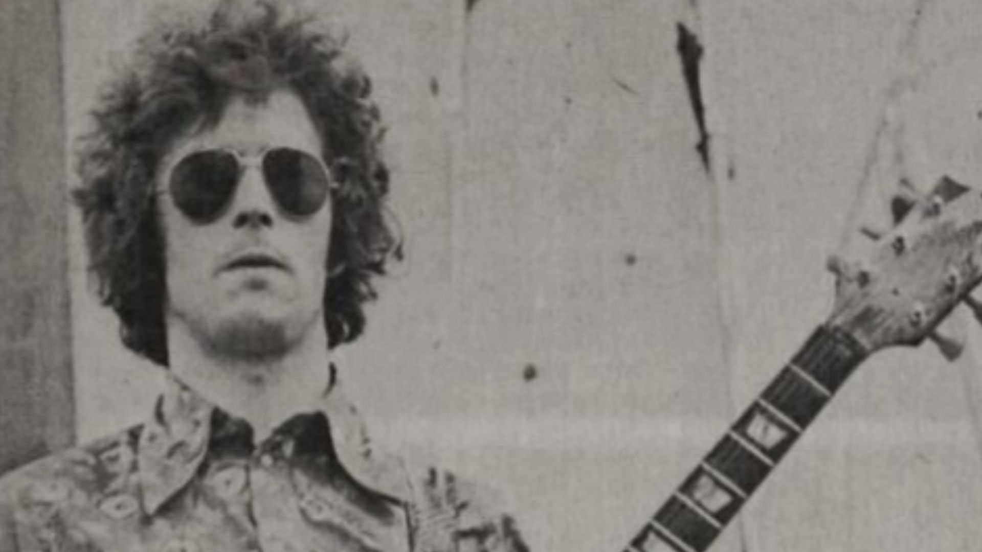 File:Eric Clapton playing