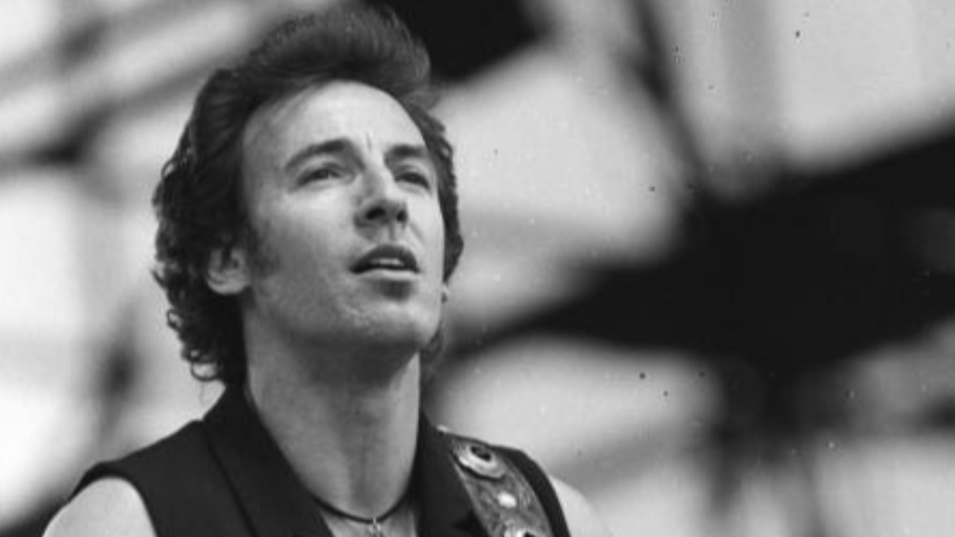 File:Bundesarchiv Bild 183-1988-0719-38, Bruce Springsteen, Konzert in der DDR.jpg