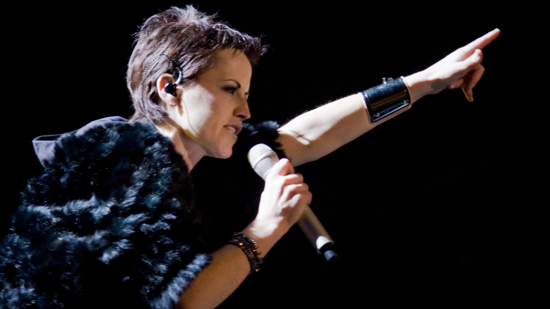 File:The Cranberries en Barcelona 11.jpg