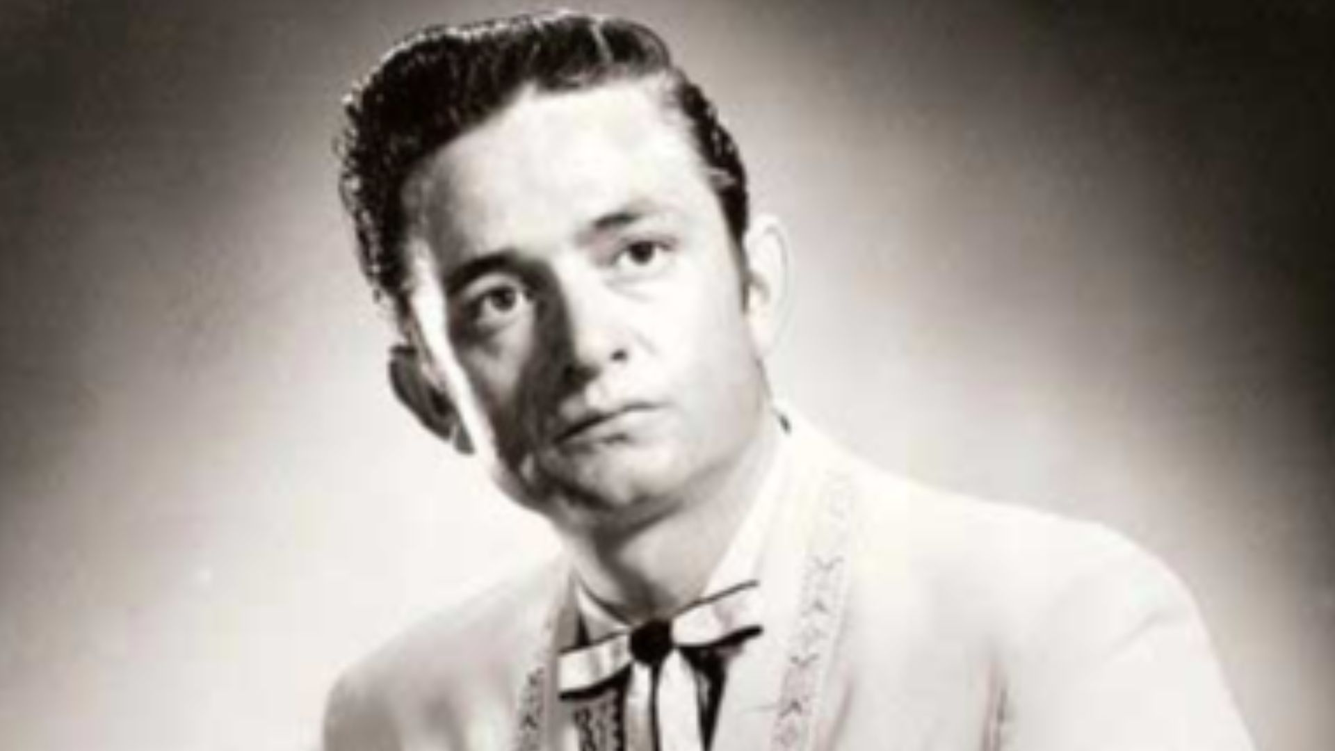 File:Johnny Cash Promotional Photo 2.jpg