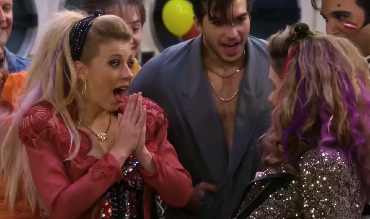 Jodie Sweetin’s Ankle In Fuller House