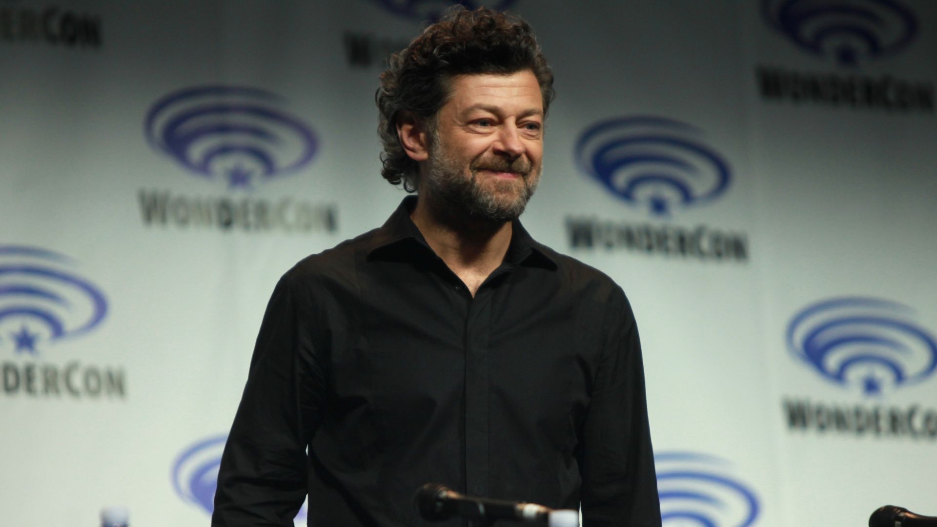 File:Andy Serkis 2014 WonderCon.jpg