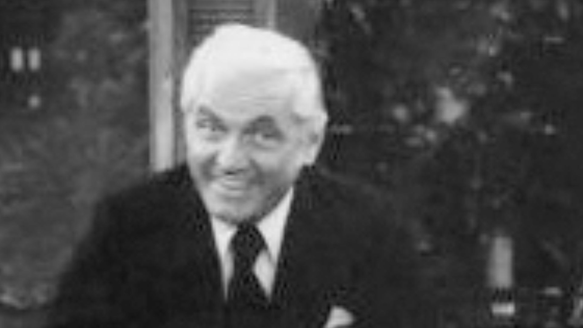 File:Mary Tyler Moore cast 1977.jpg