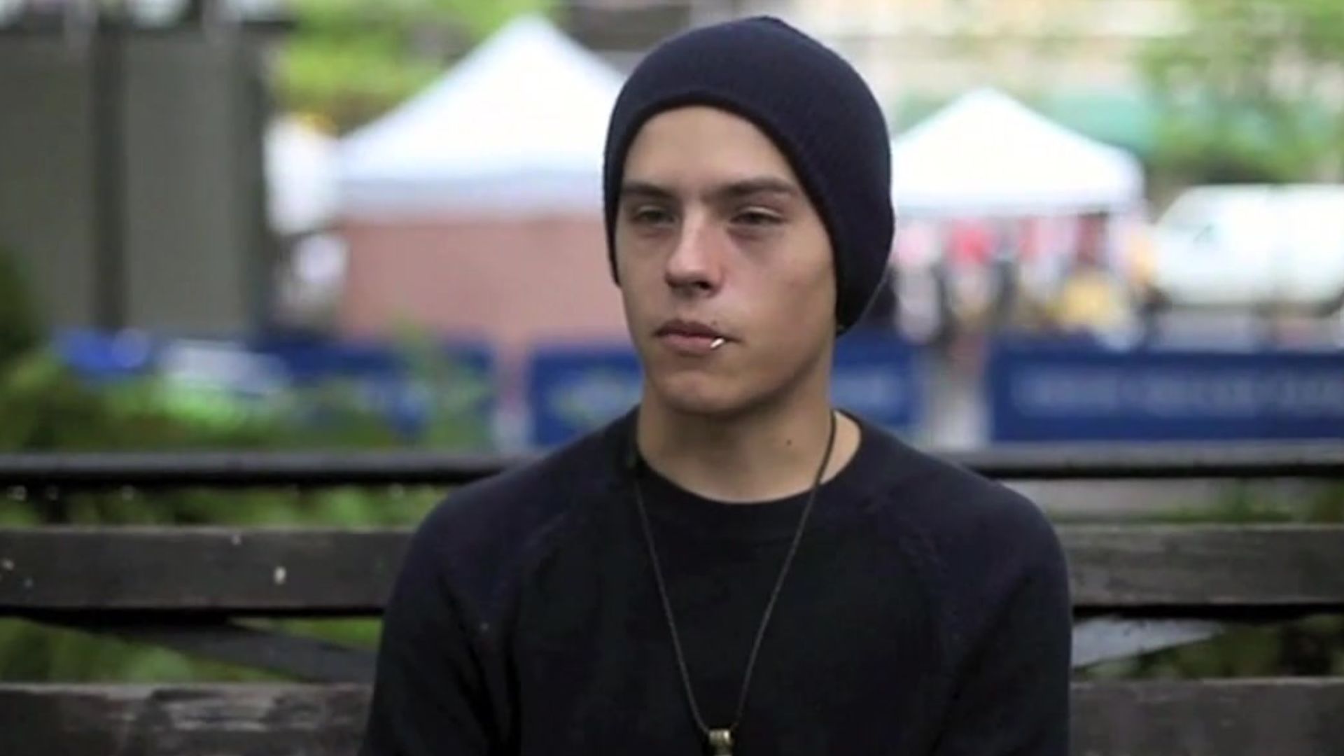File:NYU Local chats with Dylan Sprouse 03.jpg